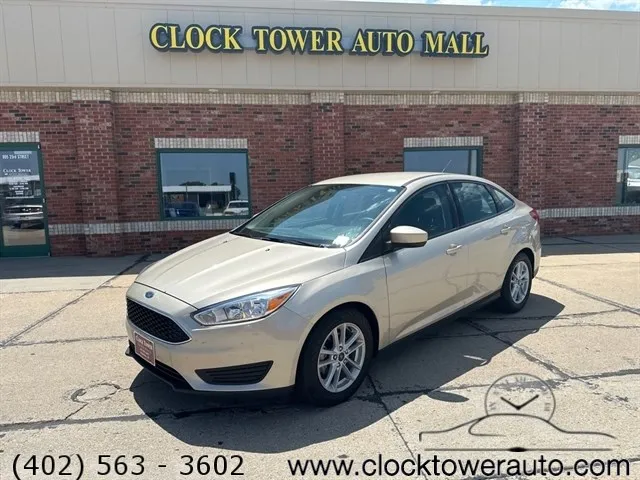
                           2018 Ford Focus  Focus in front of Clock Tower Mall Used car business
                       