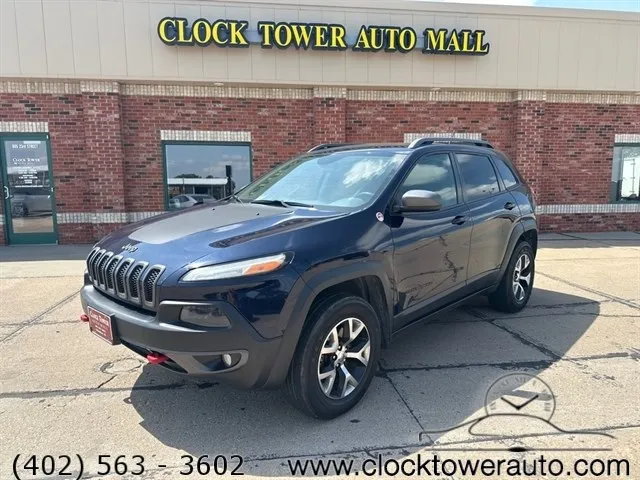 
                           2015 Jeep Cherokee  Cherokee in front of Clock Tower Mall Used car business
                       